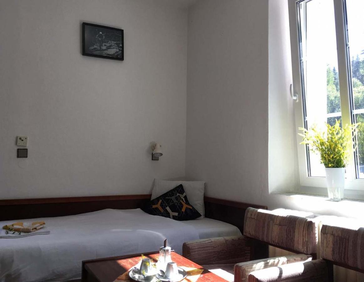 Horska Chata Pod Lanovkou Jáchymov Buitenkant foto